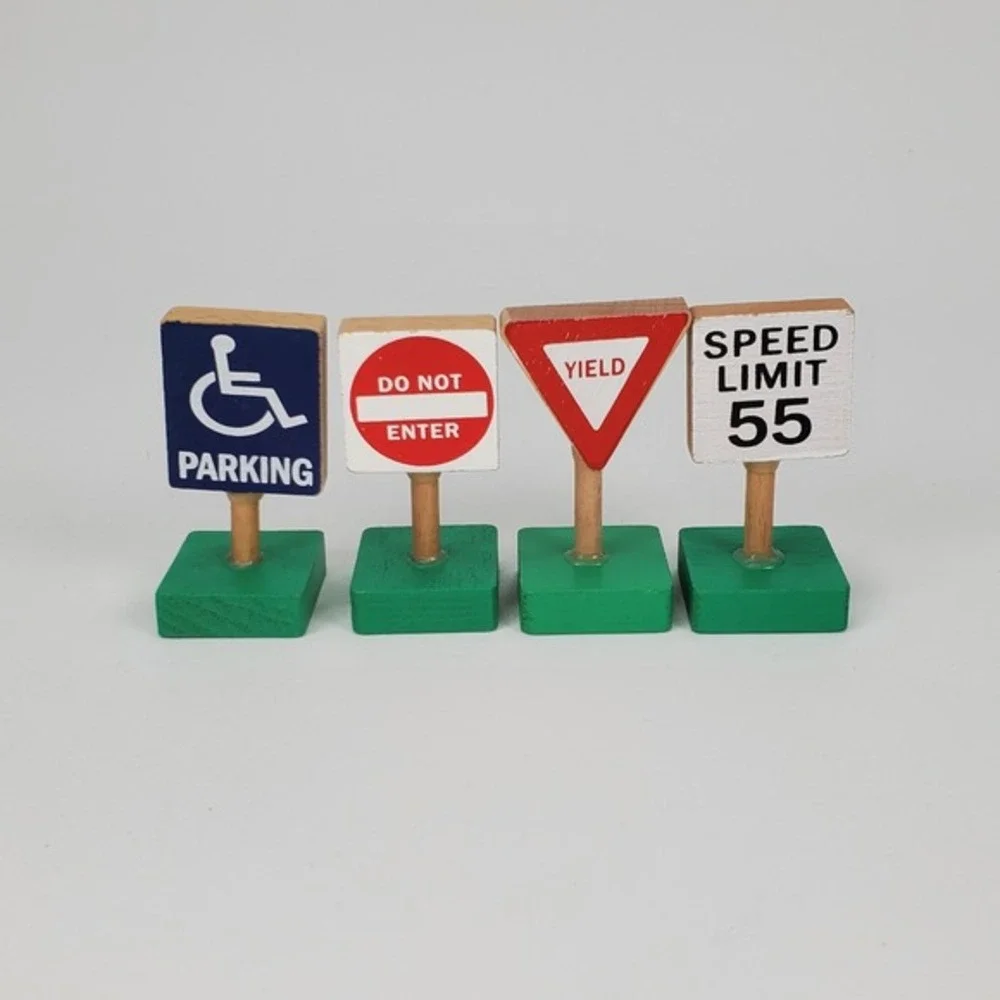 Melissa & Doug Wooden Vehicles and Traffic Signs‎ 7 Cars 4 Signs Set 3177 Tray